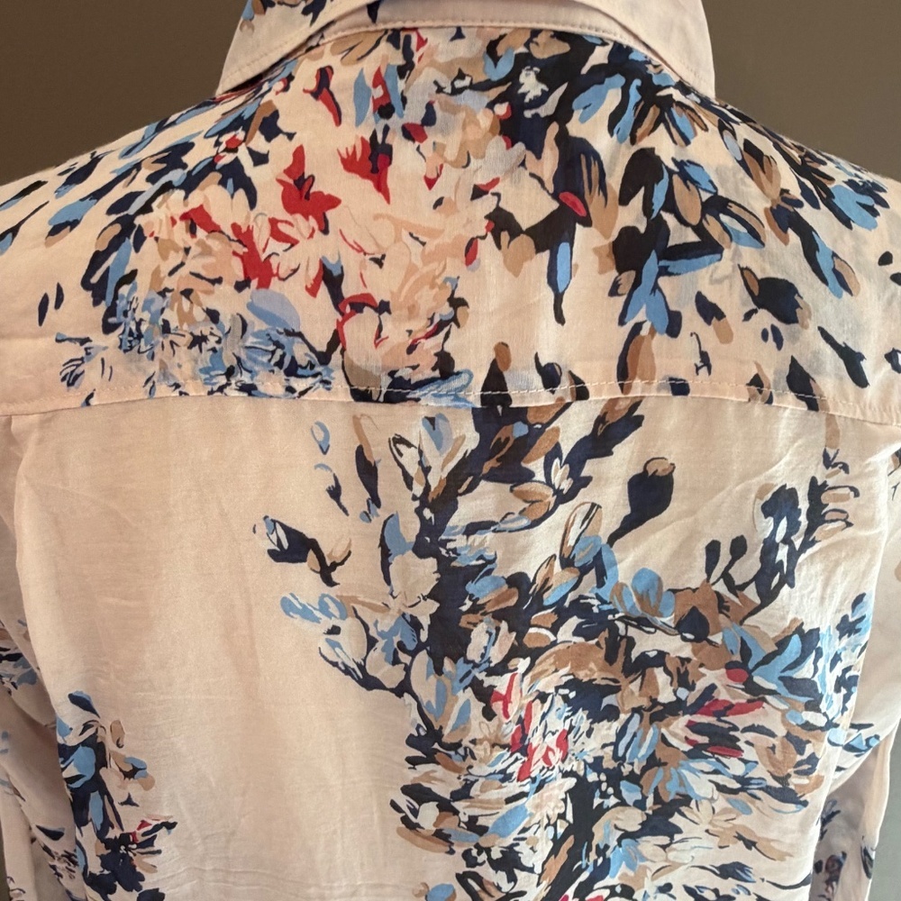 White House Black Market Soft Pink Floral Long Sleeve Silk Blend Shirt, Size 8 - Picture 7 of 13